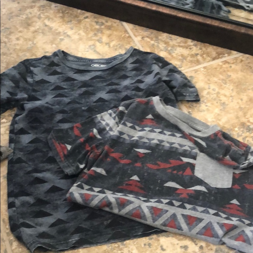 Bundle of 2 Aztec pattern Boy’s T-shirts (12/14)